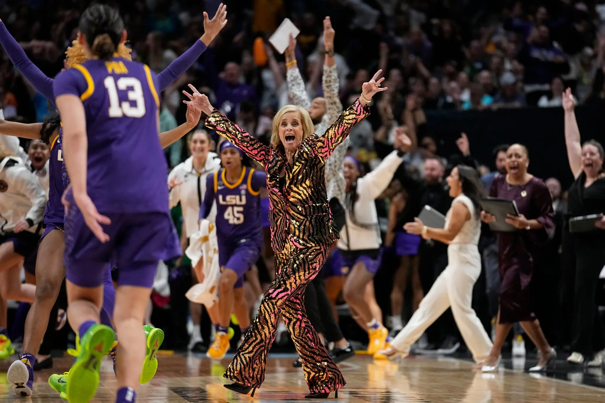 Кім Малкі з L.S.U. вирішує суперечки зі стилем